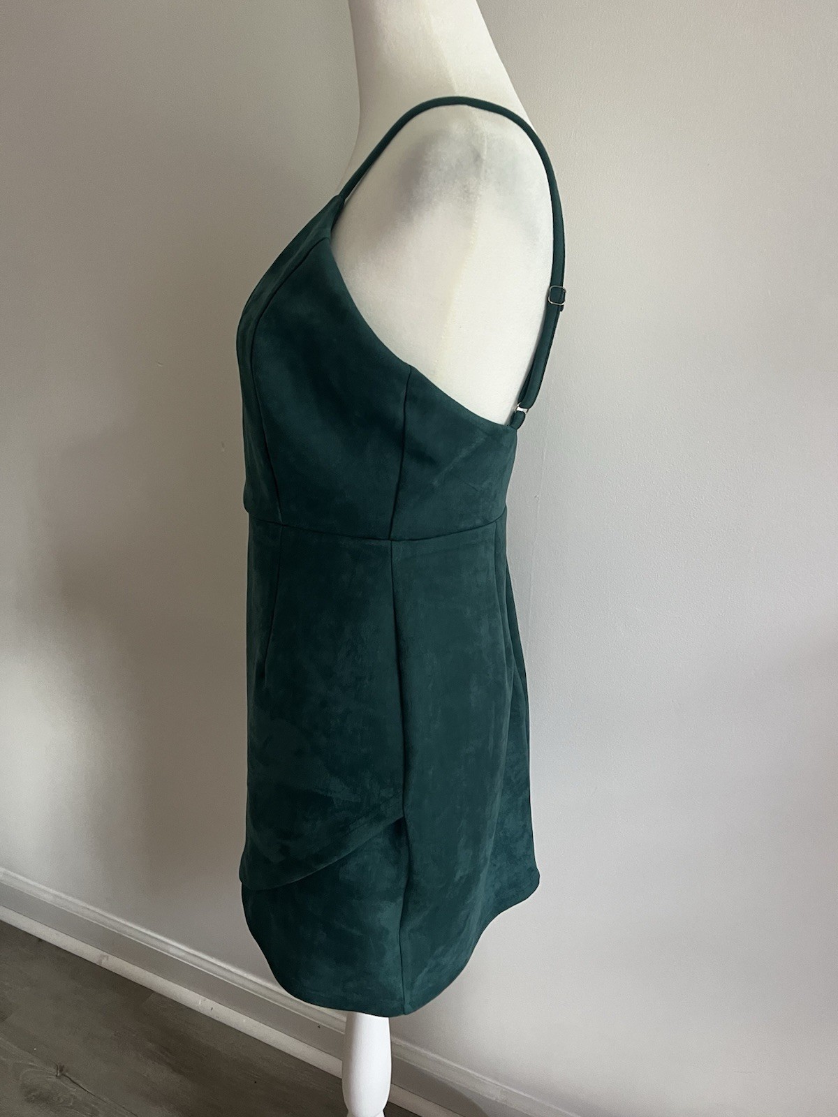 superdown Green Suede V-Neck Strappy Bodycon Mini Dress Zip Adjustable Size M