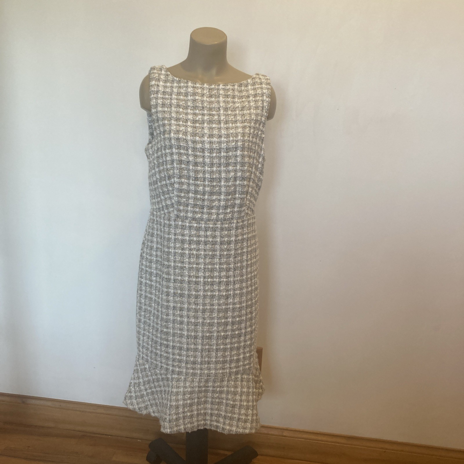 Ann Taylor size 12 multi-color mid calf midi sleeveless dress Fall and Winter