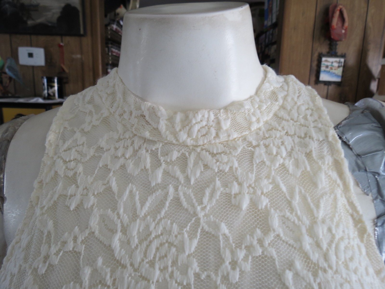 NEW, BEAUTIFUL & STYLISH RUE 21 SOFT IVORY FLORAL LACE OVER LINING DRESS SZ M