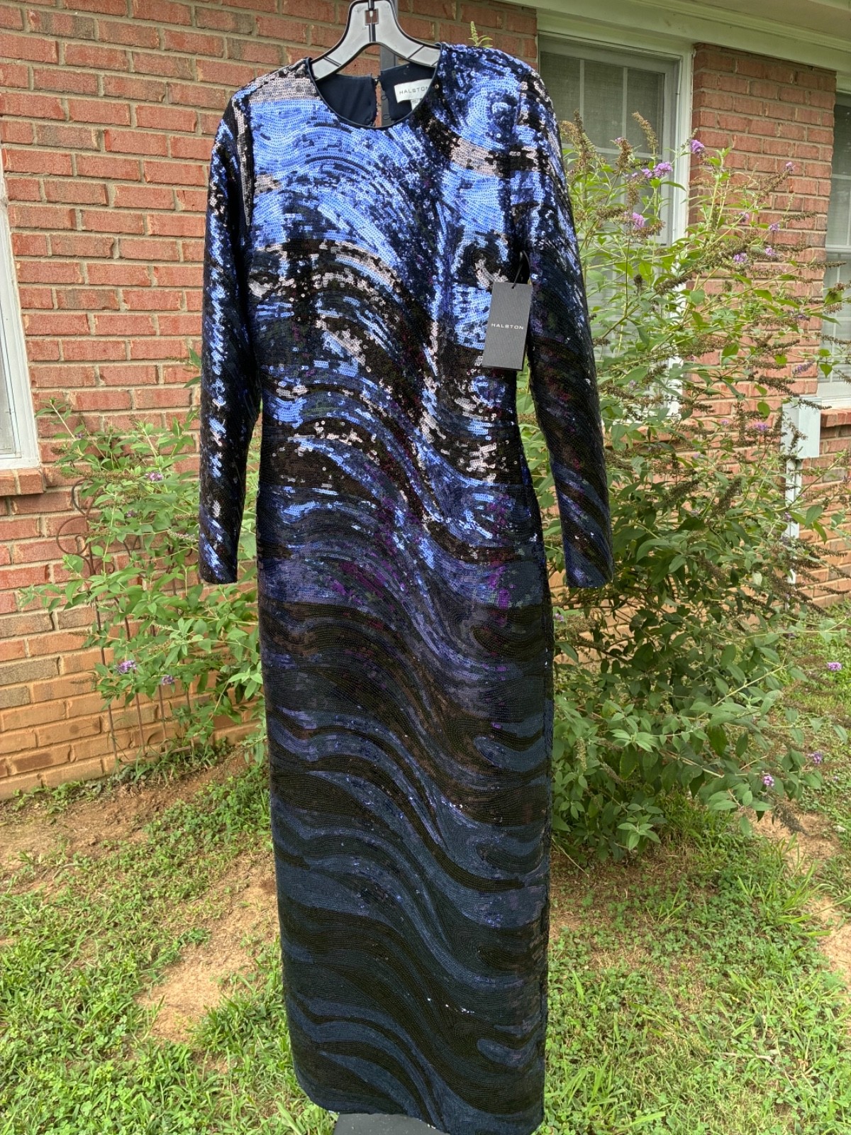 Beautiful Halston Whitney Open Back Sequin Gown Retail $695