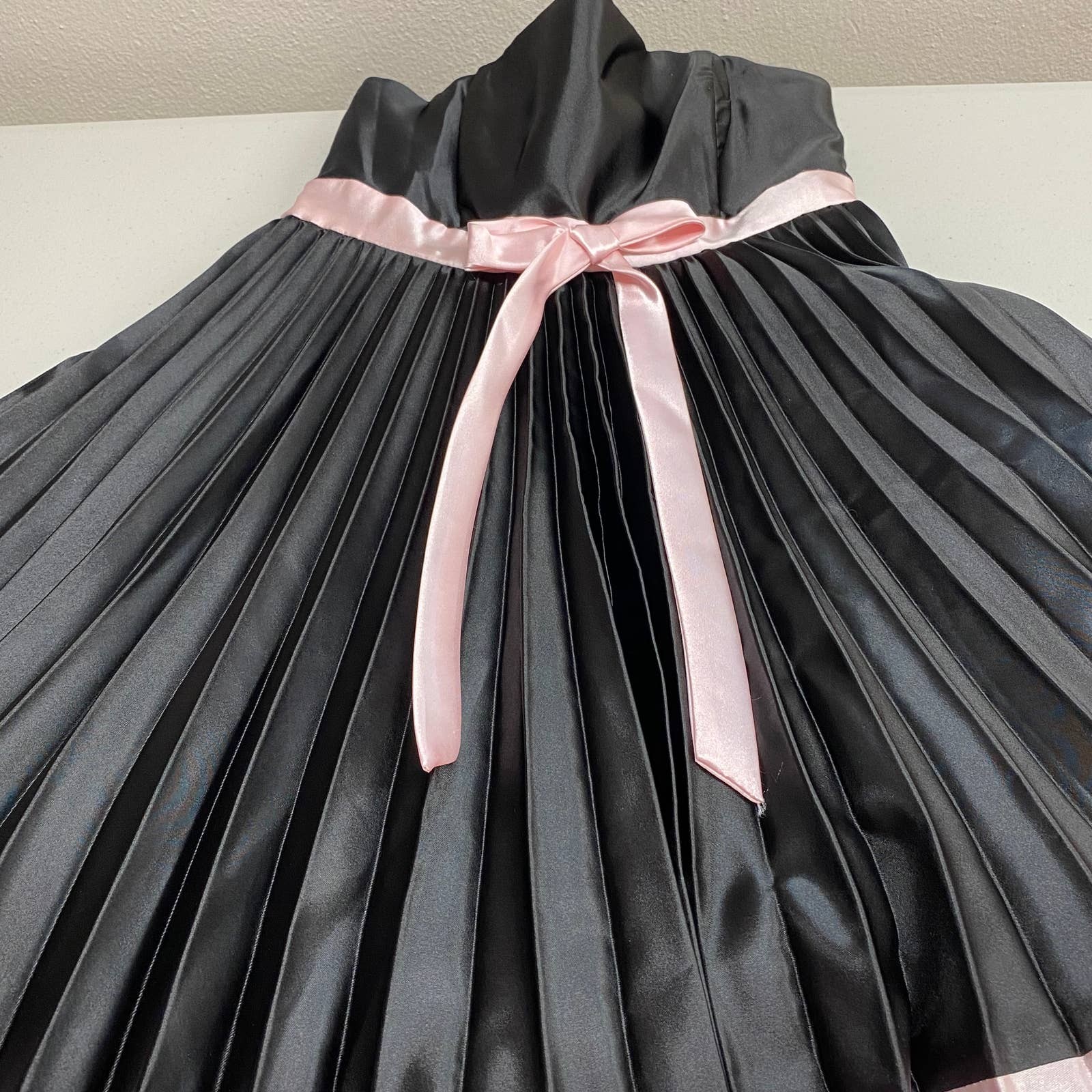 Vtg Jessica McClintock for Gunne Sax Black Pink Pleated Satin Cocktail Dress XS