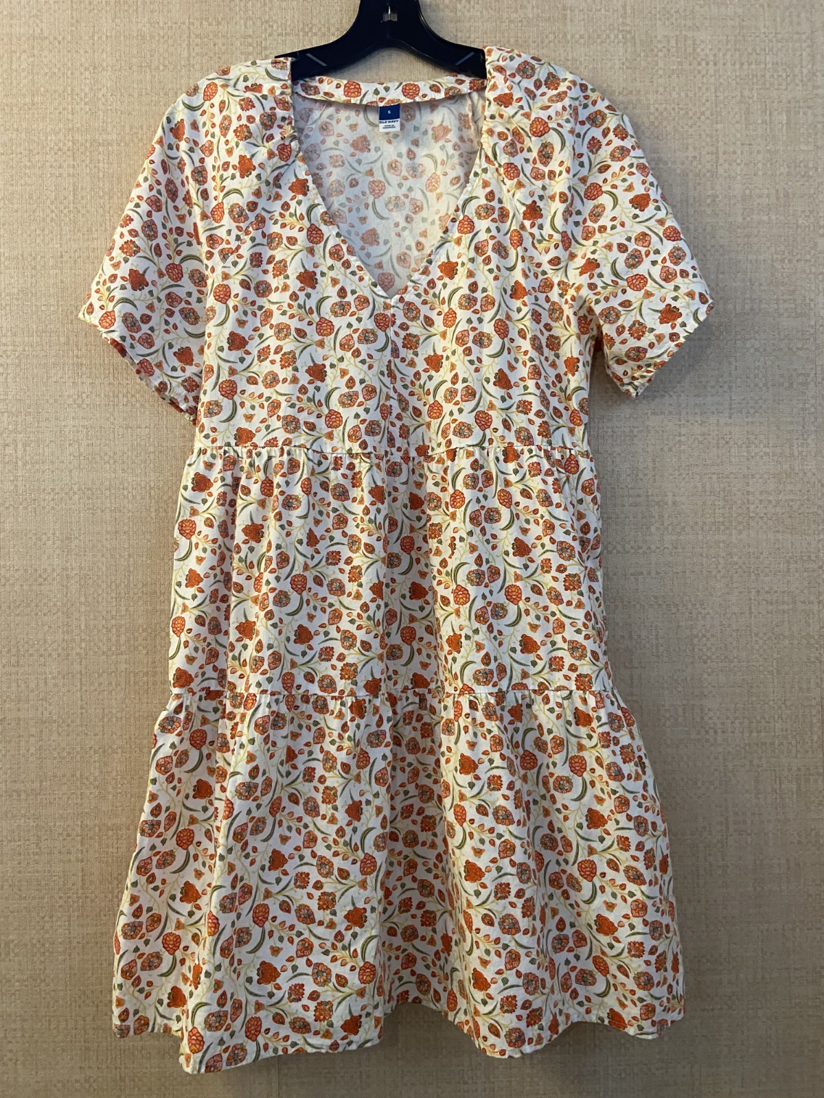 Old Navy short sleeve boho/shift dress size S white w/red, orange yellow print