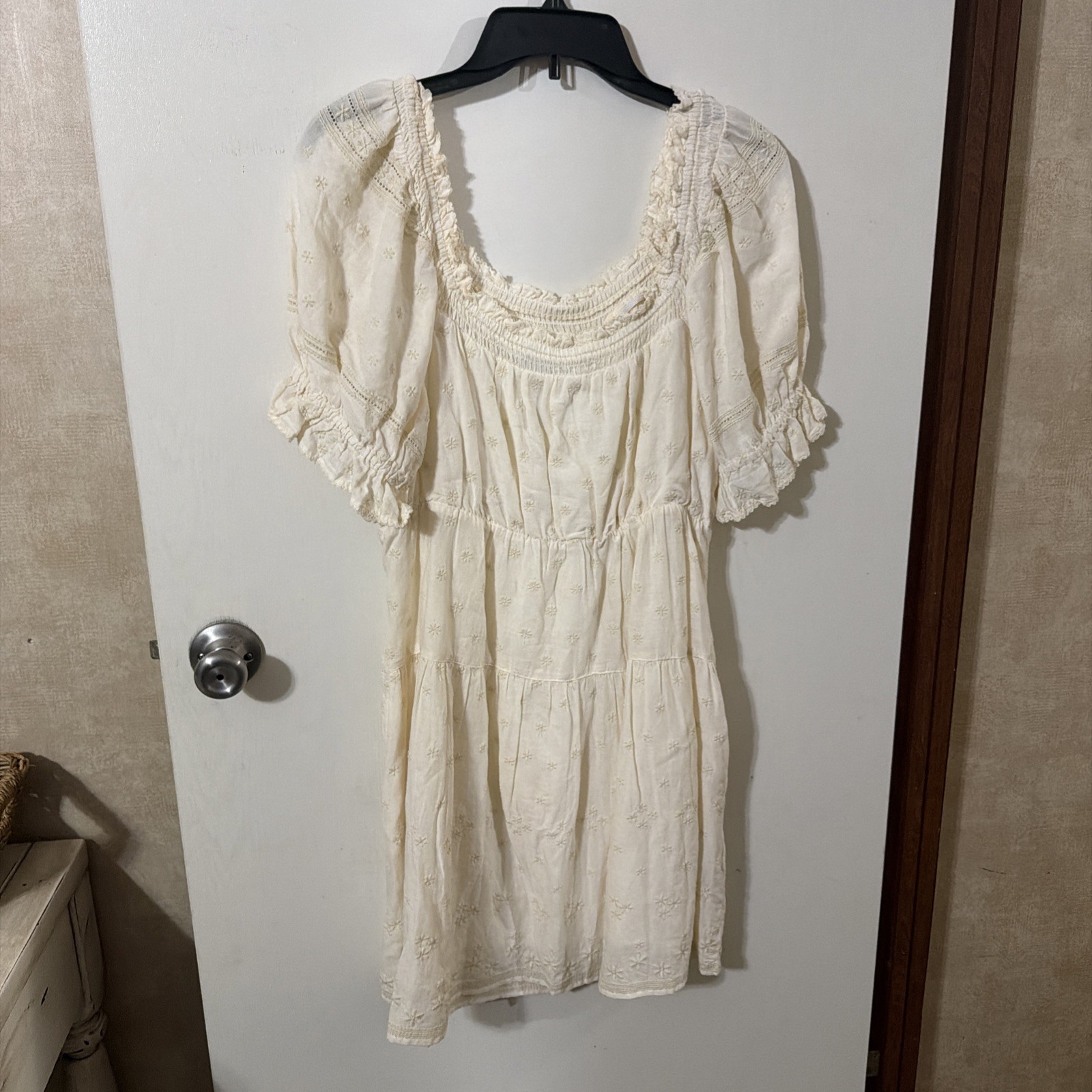 Old Navy Smocked Eyelet Babydoll Milkmaid Dress Cream Size M
