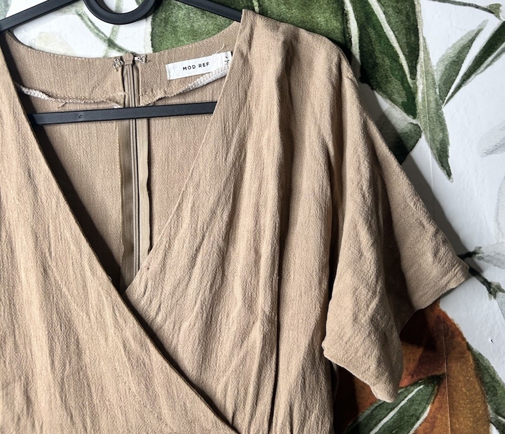 Mod Ref Large Tan Surplice Belted Short Sleeve Dress Gauze Texture Casual