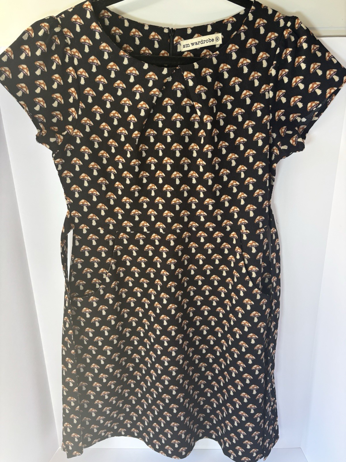Ladies SM Wardrobe Size Med Mushroom Print Corduroy Dress W Zip And Tie