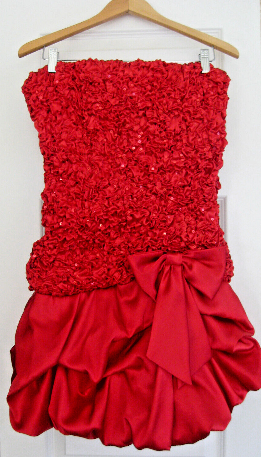 STEPPIN’ OUT Red Satin BUBBLE MINI DRESS CLUB/PARTY/HOLIDAY/SALSA Sequins 11/12
