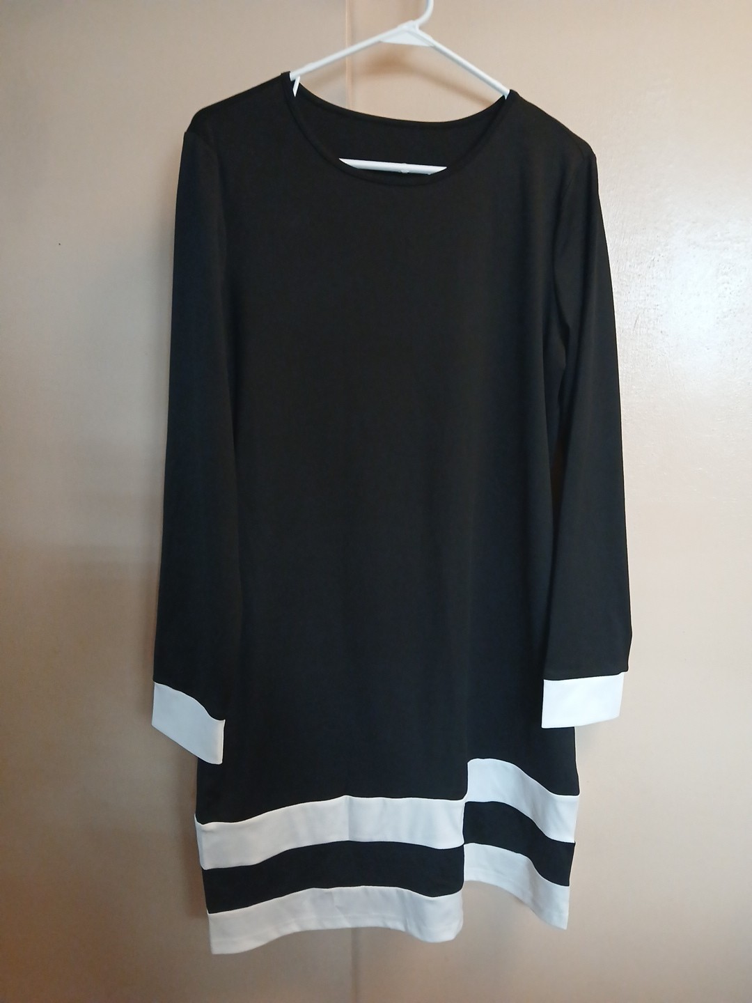 Women’s Black And White Long Sleeve Polyester Elastane Dress Sz XL NWOT