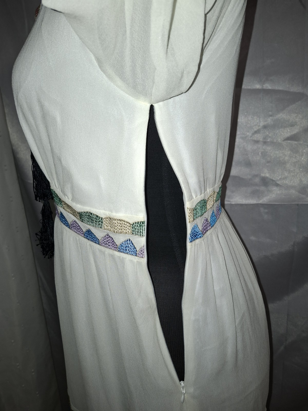 Anna Sui Silk Embroidered Boho Dress Ivory Mini 70s Style Tassel Tie