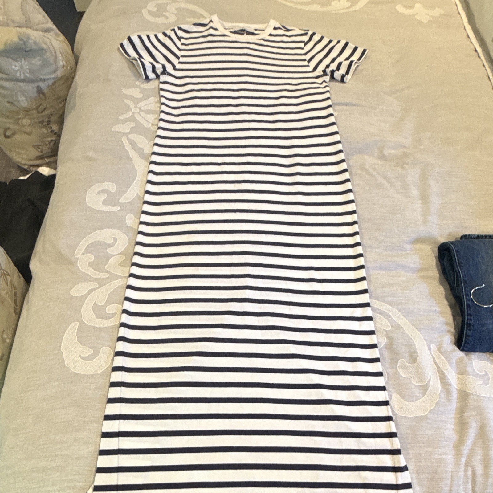 soldout.nyc XS White/Navy Striped Short Sleeve Crew Neck Long Maxi Dress