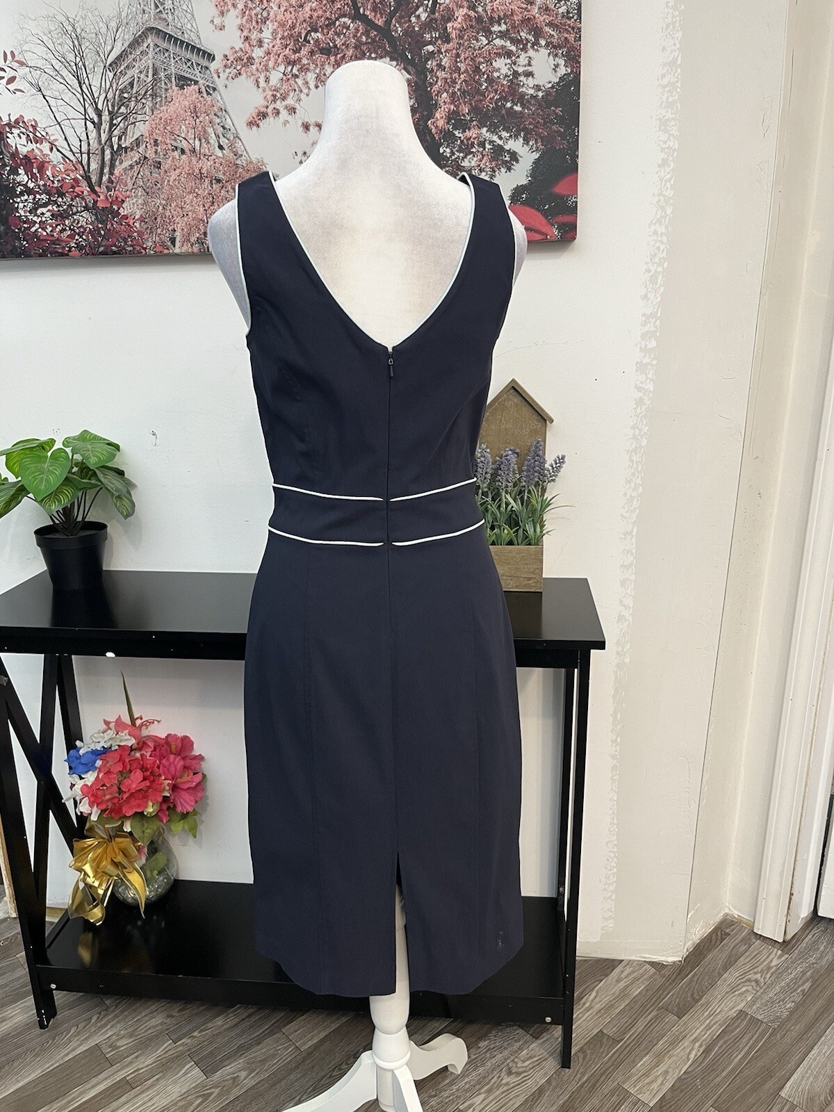 EXPRESS Stretch Women Sheath contrast trim dress Size 5/6 Sleeveless Zipper Back