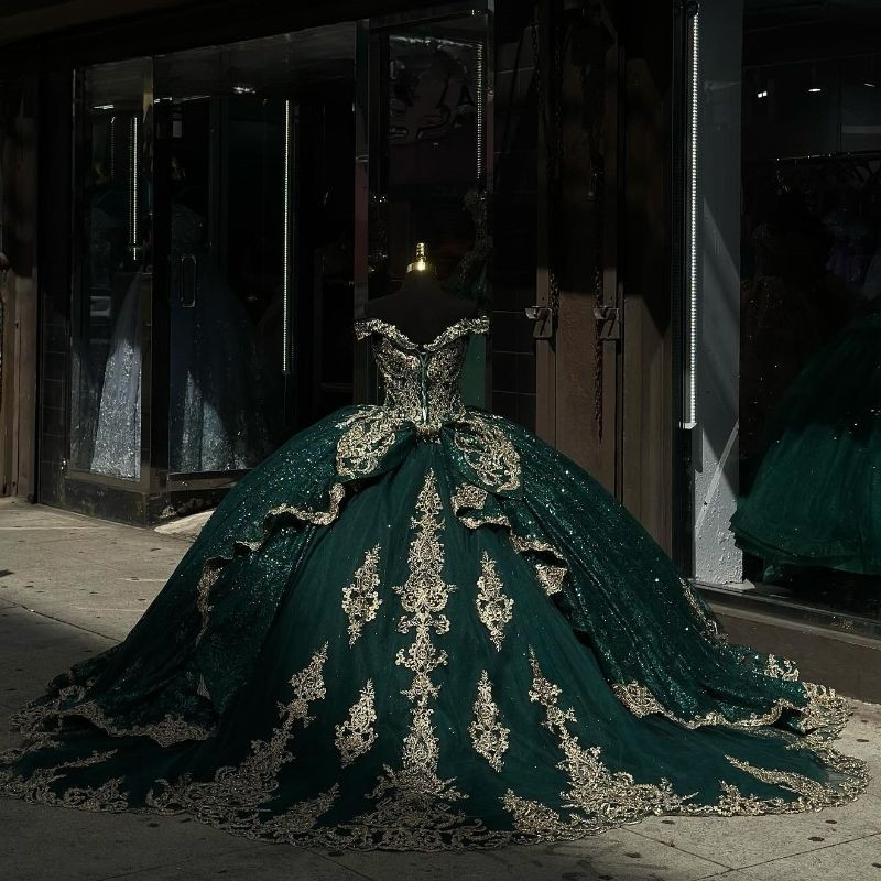 Green Princess Quinceanera Dresses Gold Lace Appliques Prom Ball Gowns Sweet 15