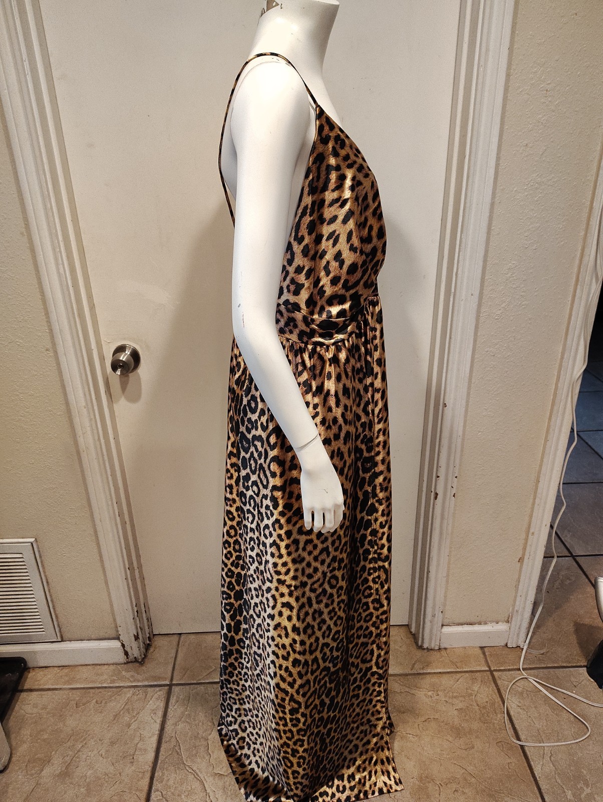 Fashion Nova NWT Can’t Tame Her Leopard Print Slit Maxi Dress 1X Glamour
