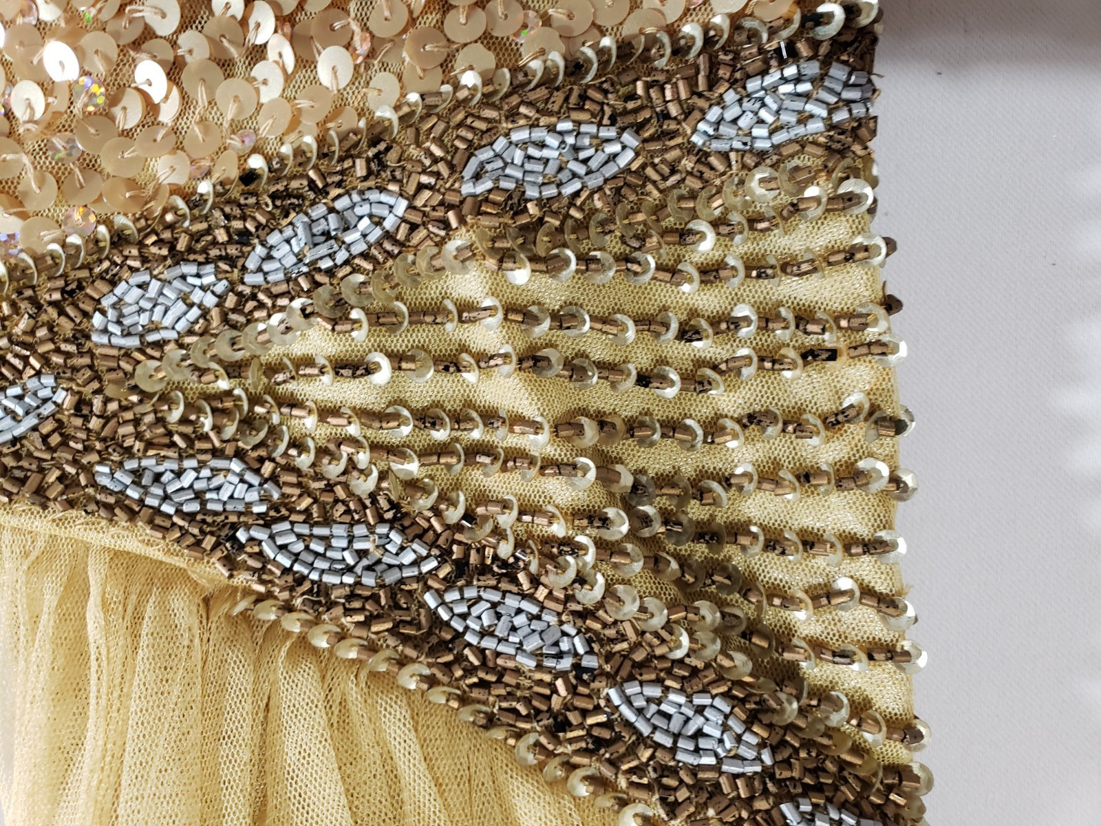 Vivace by Cassandra Stone Gold Sequin Long Dress size M Front Slit Sleeveless *