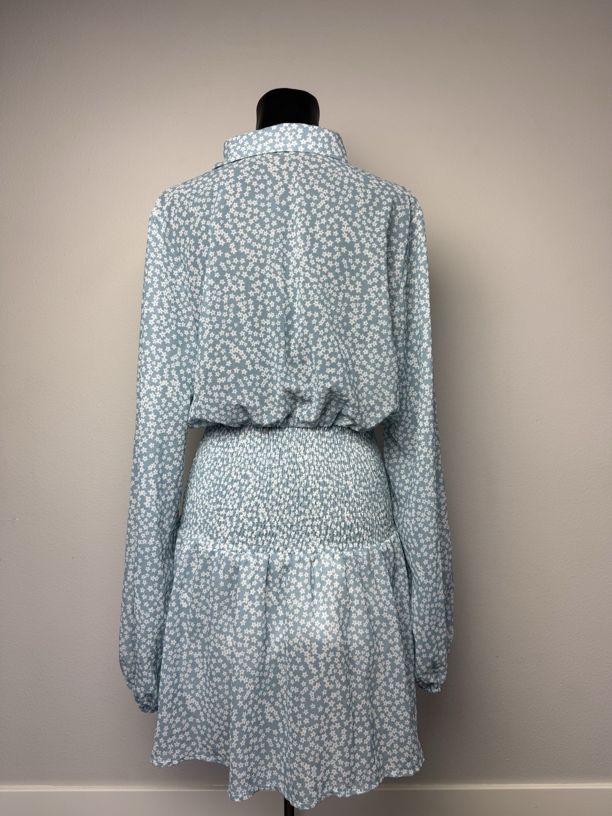 Women’s Blue Floral Long Sleeve V-Neck Mini Dress Size Large Smocked Waist