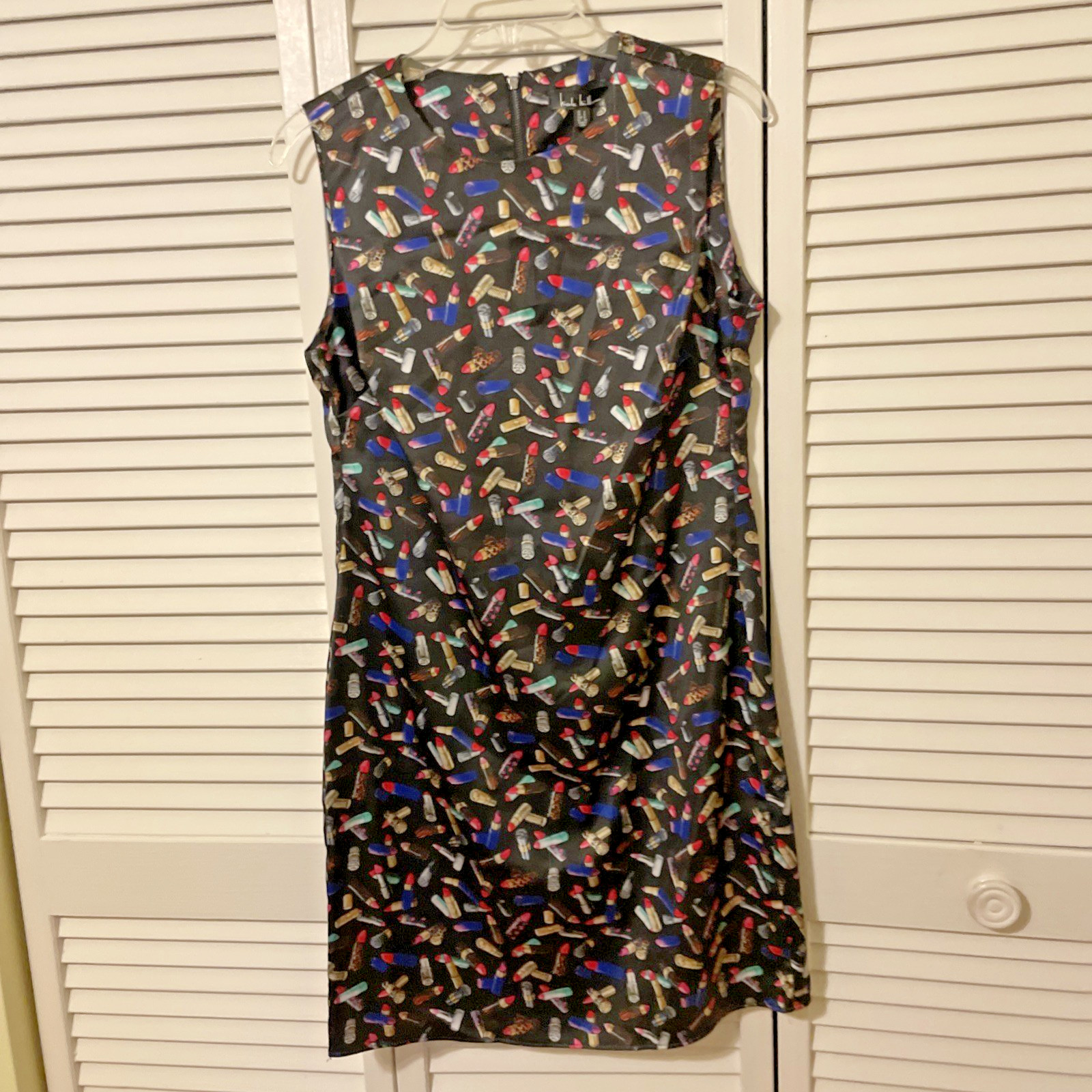 Nicole Miller Dress 4 lipstick print round neck, sleeveless back zipper NWT