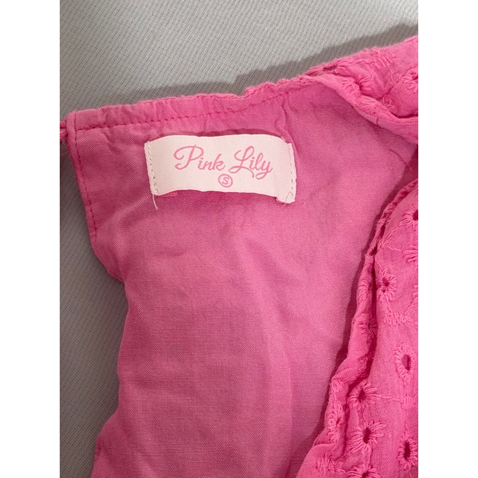 Pink Lily Eyelet Mini Dress Womens Small Pink Ruffle V-Neck Scalloped Hem Summer
