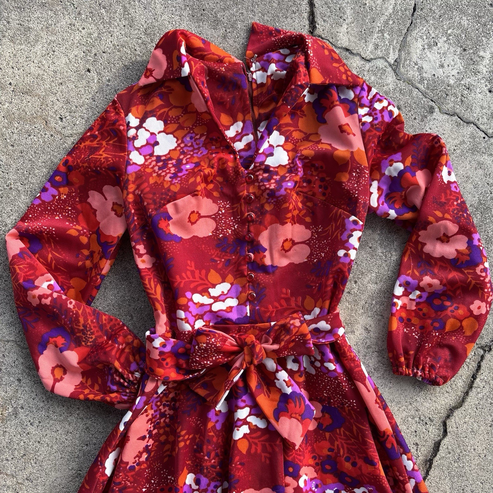Women’s XS A-Line Floral Collared Button Front Belted 70s vintage dress