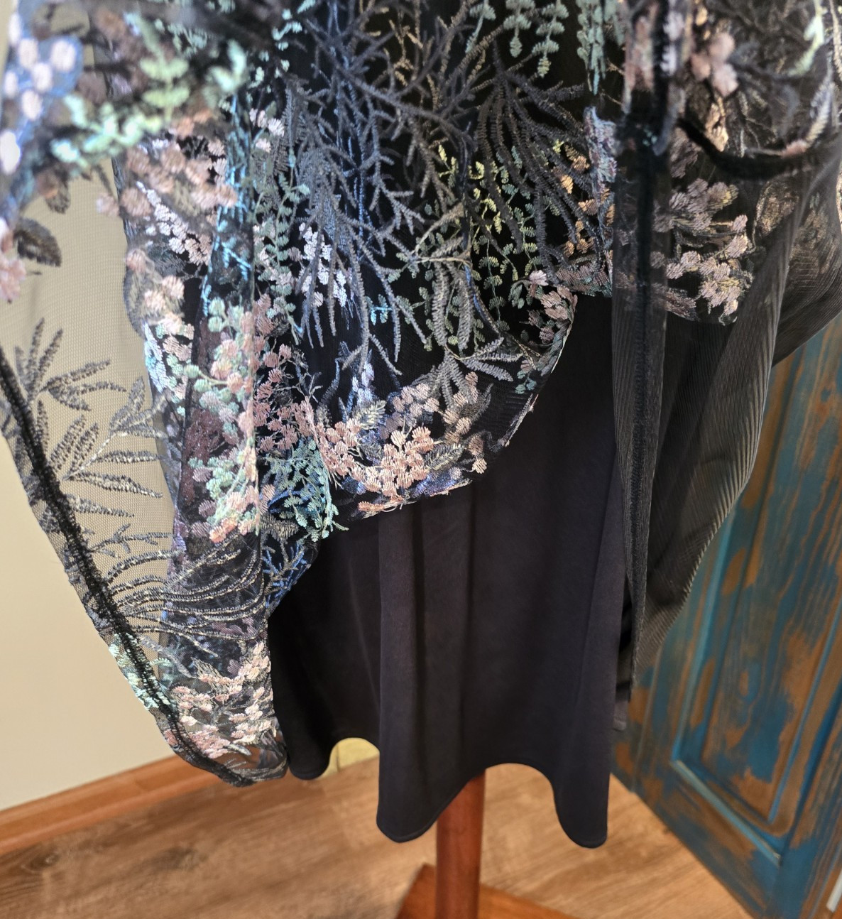 Lane Bryant Floral Embroidered Mesh Shift Dress 18/20 Black Pink Green Cottage