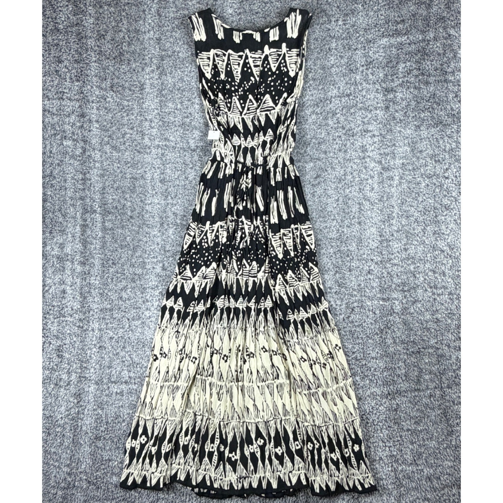 NEW Bila Womens Size M Black Geometric Tribal Print Rayon Maxi Dress Boho Casual