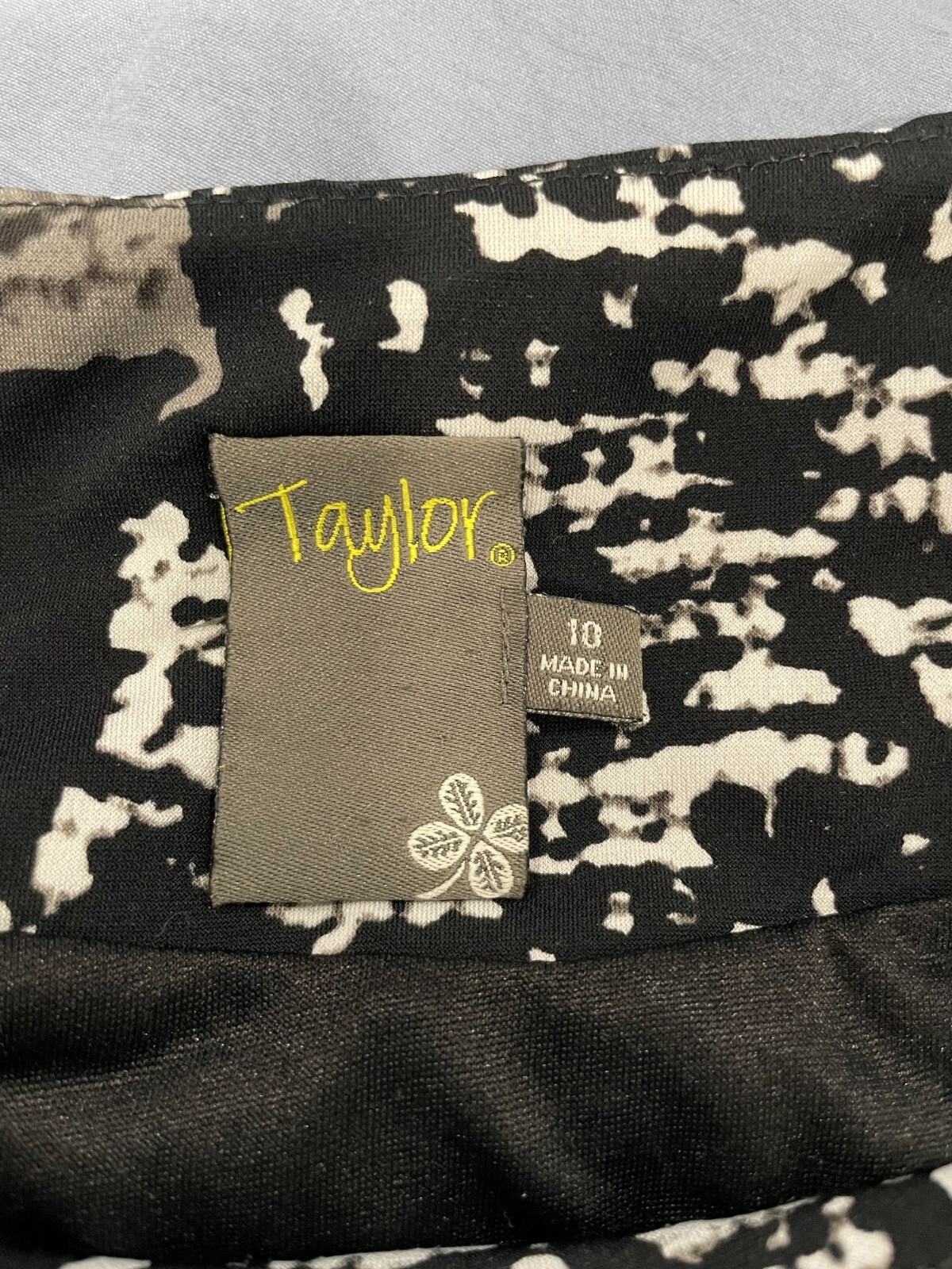 Taylor size 10 3/4 sleeve fall/winter dress