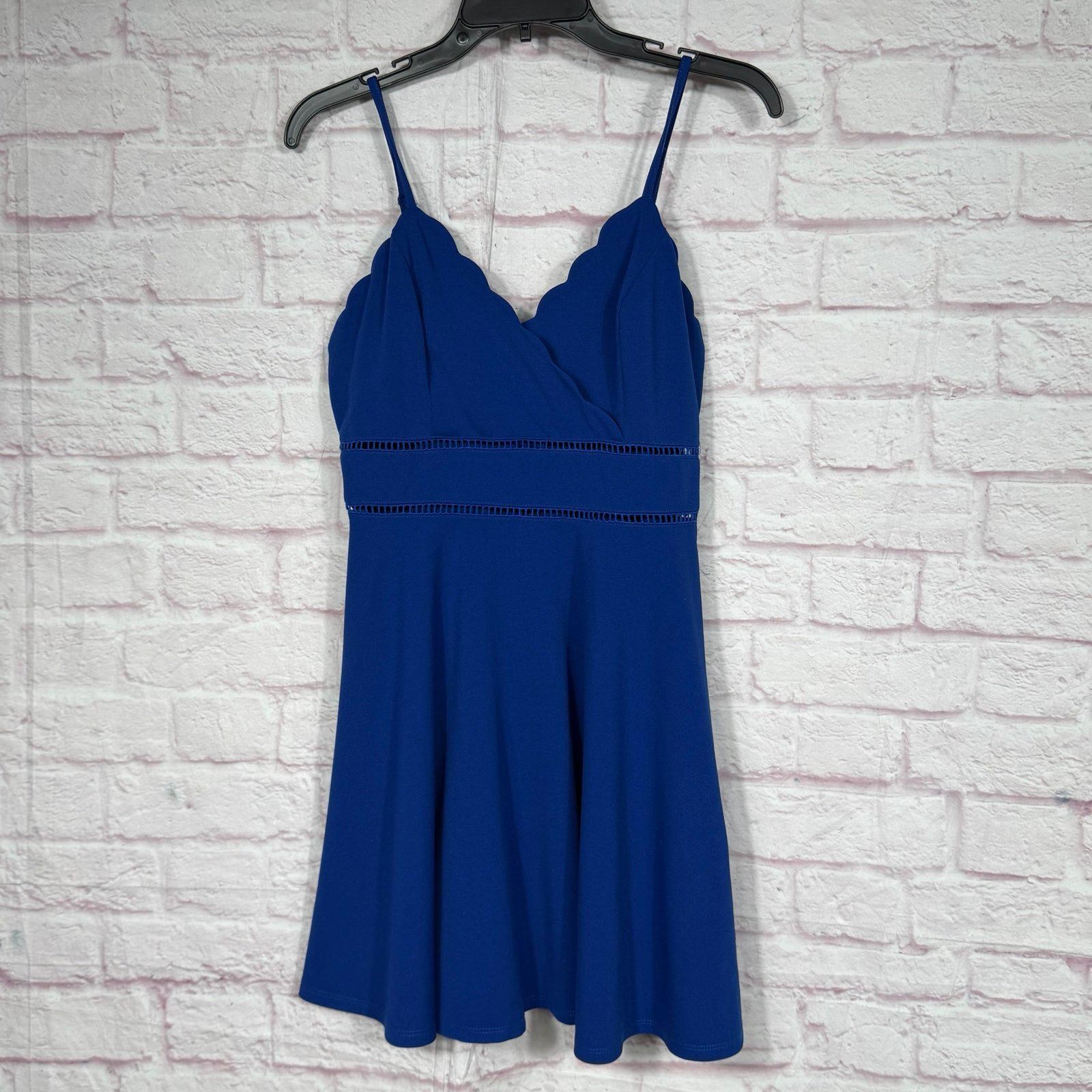 Trixxi Large Blue Sleeveless Scalloped Dress