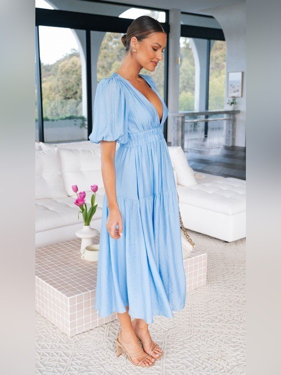 NEW Billy J Erin Tiered Plunge V Neck Midi Dress in Sky Blue Size 8 NWT $110