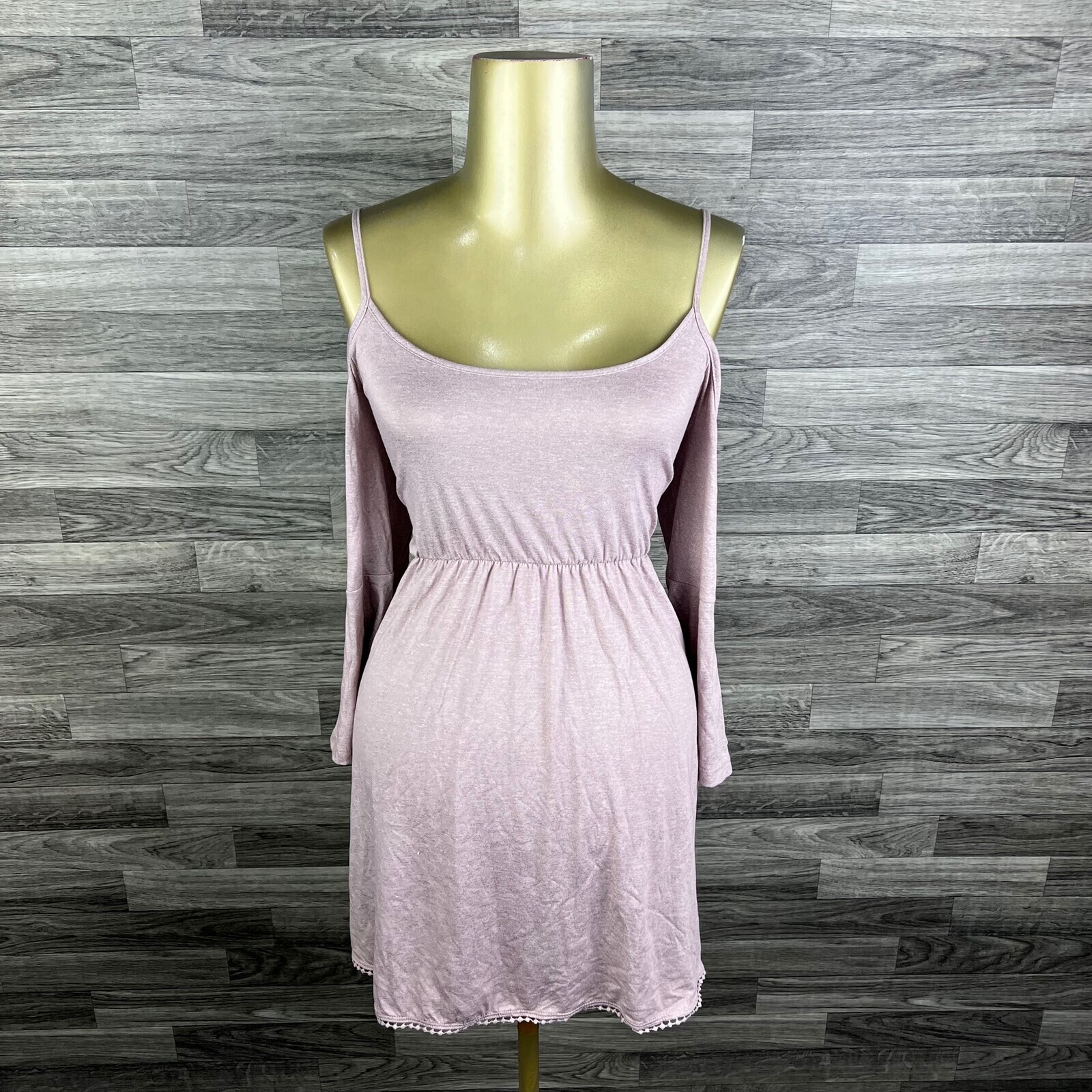 SOPRANO Round Neck Cold Shoulder Sleeve Pink Shirt Dress Women’s Size Medium