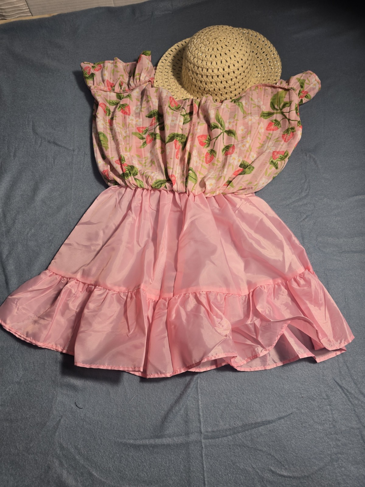 Dresses Vince Camuto features a brown and pink zebra print/Lels Pink Stra 4 /6