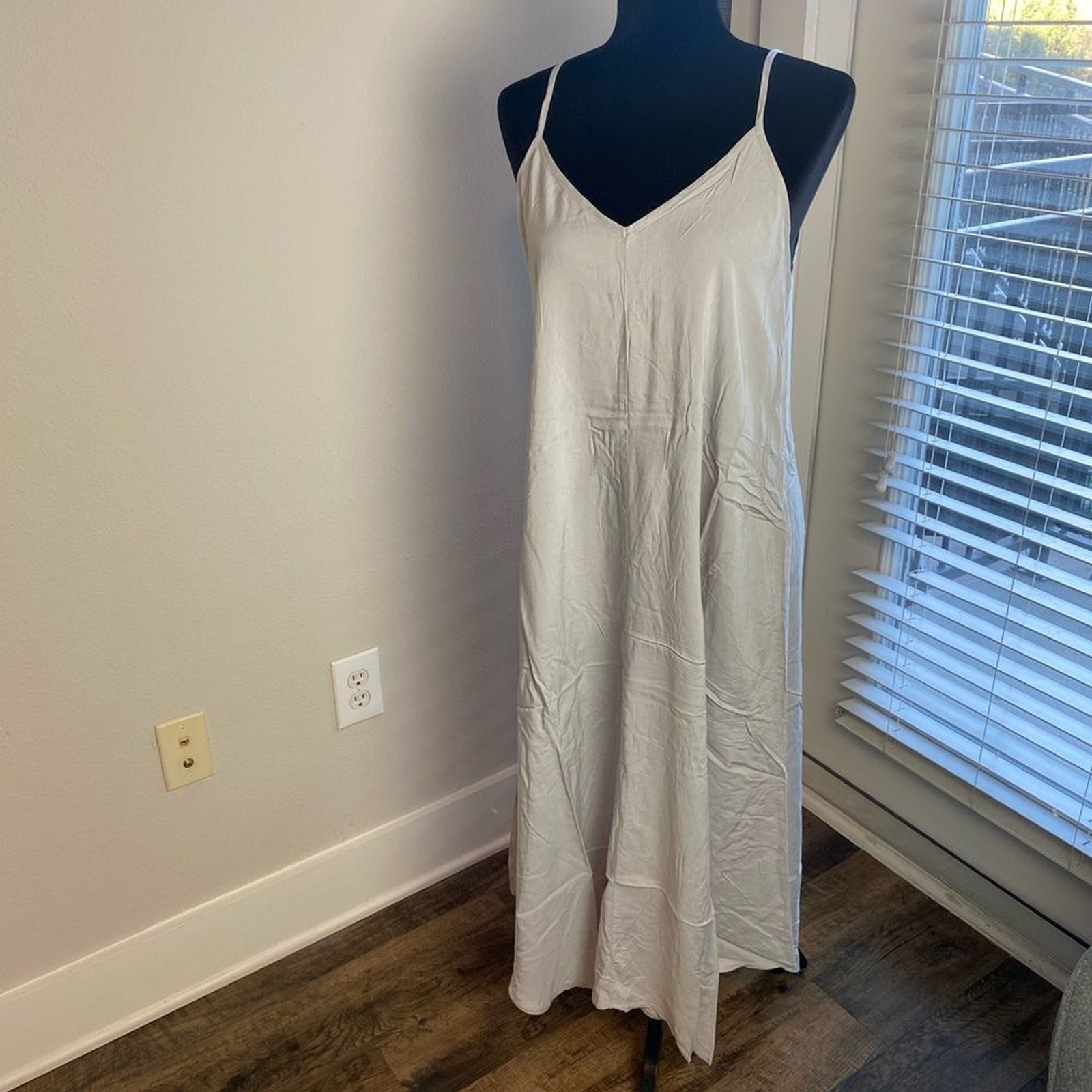 Zenana Grey Woven Rayon Cool Fabric Arc Hem Cami Midaxie Flowy Pockets Dress