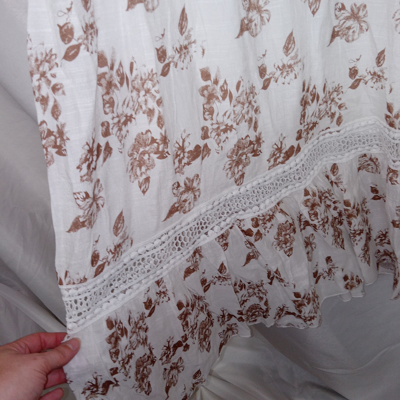 NWT J Gee Maxi Dress Size L White Brown Floral Cottagecore Smocked Boho Flutter