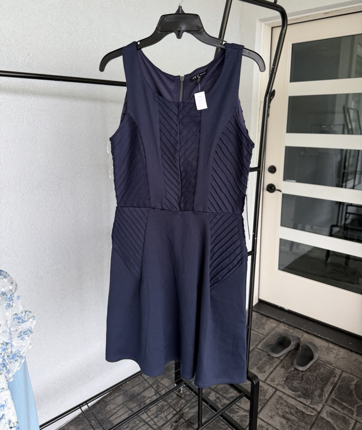 As U Wish Women’s Navy Solid Round Neck Sleeveless Short A-Line Back Zip M