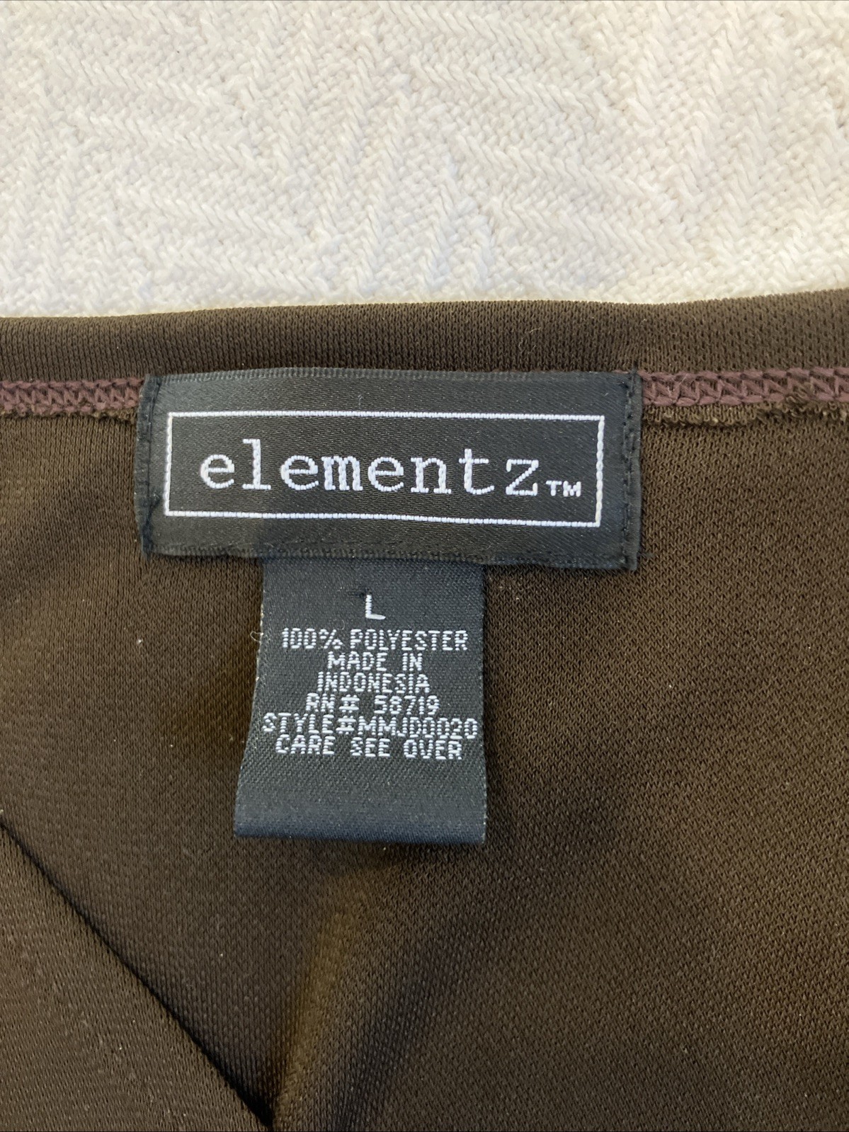 This Brown ELEMENTS V-neck dress features an asymmetrical faux-wrap Style sz L