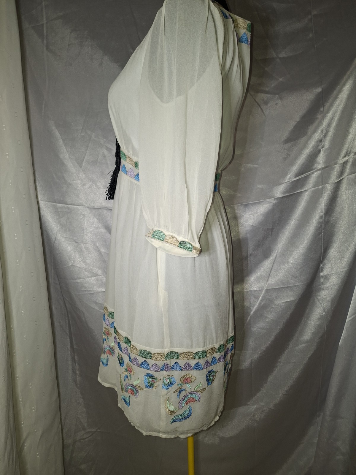 Anna Sui Silk Embroidered Boho Dress Ivory Mini 70s Style Tassel Tie