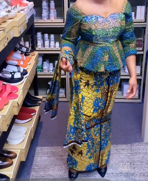 100% Coton African Women Style Akanra Top Skirt and Raps 3 in One. Pagne GTP