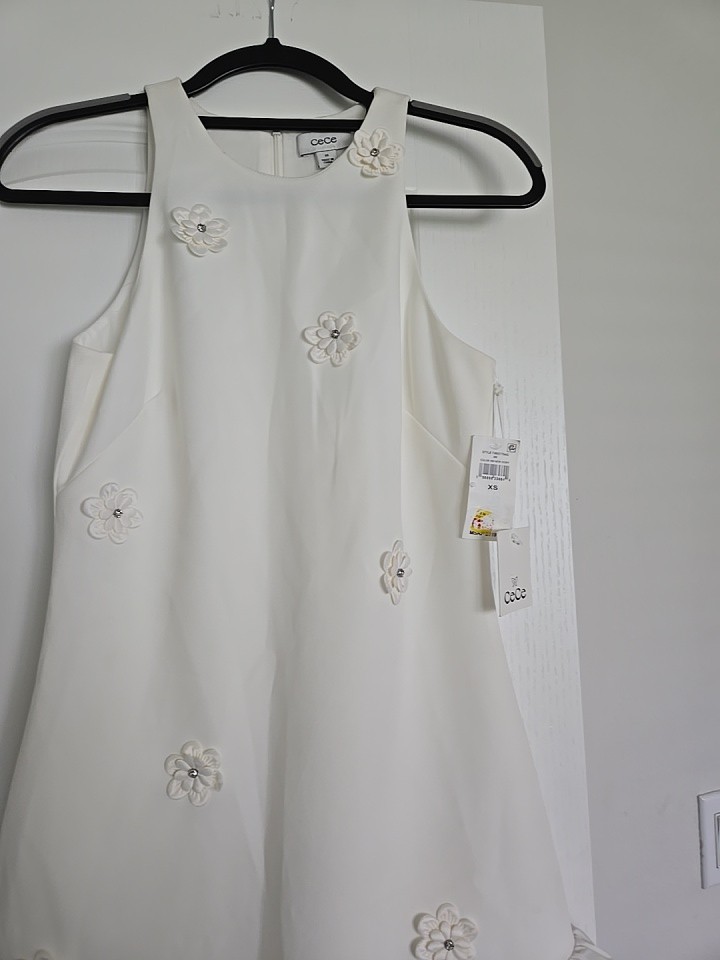CeCe Sleeveless Ruffled-Hem Sheath Dress Women’s XSmall New Ivory Zipper Closure