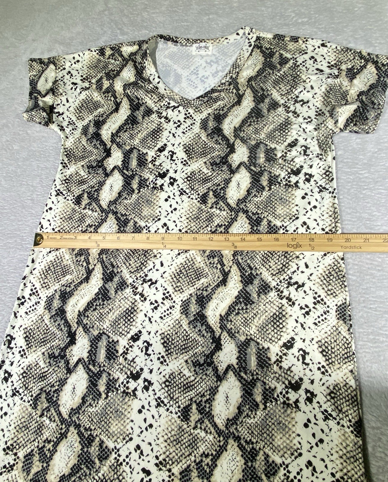 Texas True Threads Snake Print Dress Size Small Short Sleeve V-Neck Western
