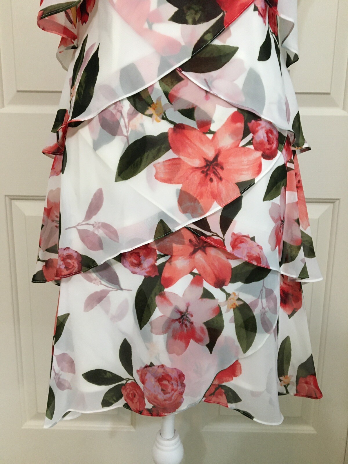 NWT Ignite Evenings size 6 ivory red green short sleeve ruffle tiered dress