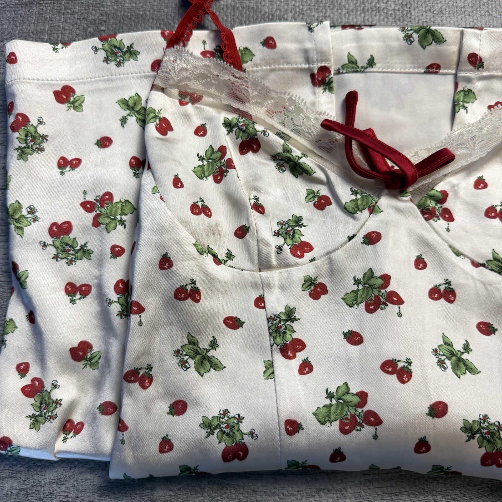 This LaceMade Strawberry Farm dress Size XS