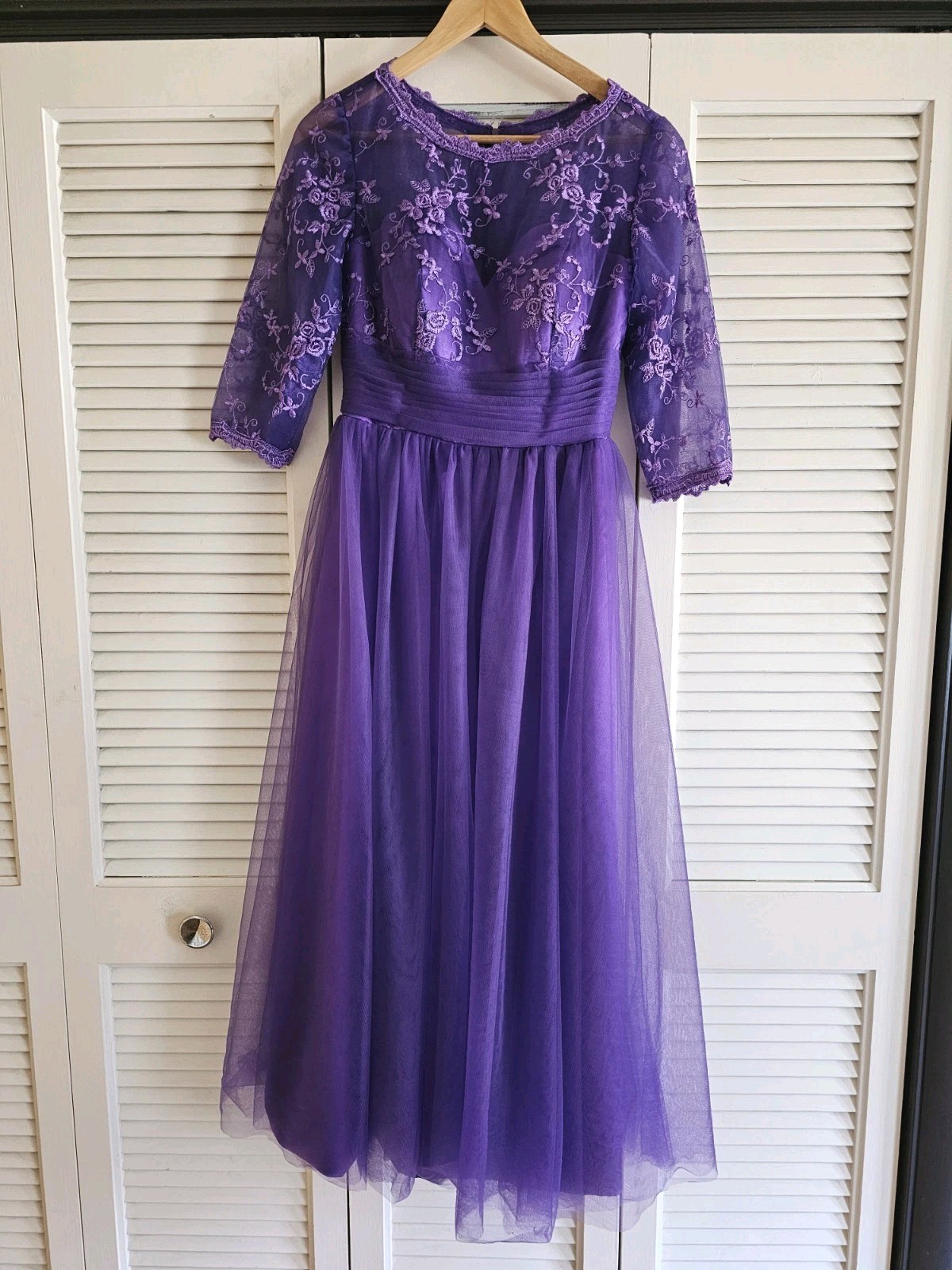Elegant Purple Gown, Small, Unbranded, Half Sleeves