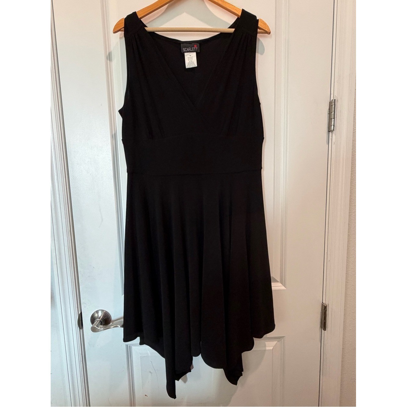 Scarlett Black Sleeveless Fit & Flare Dress V-Neck Size 16