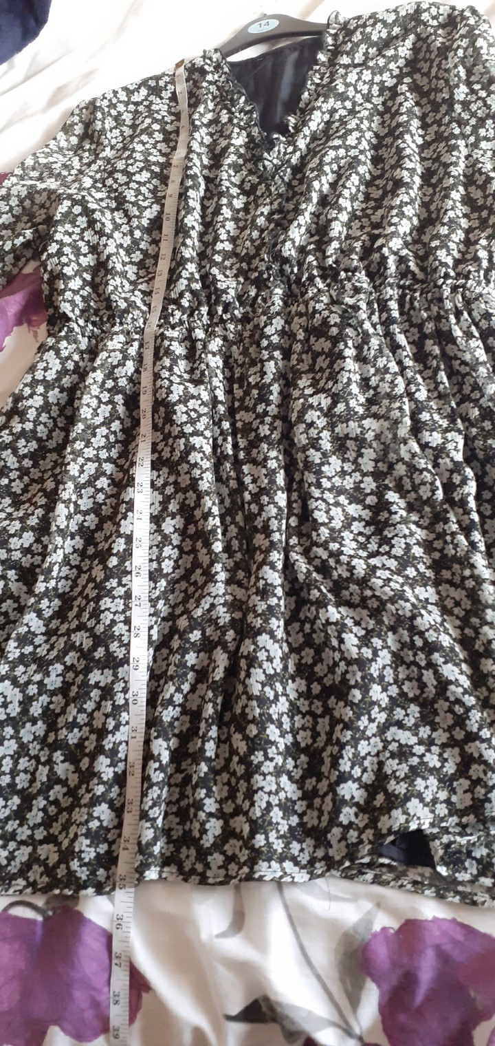 (¥P11.A2). PEP&CO black & white dress size 22 chest 42″