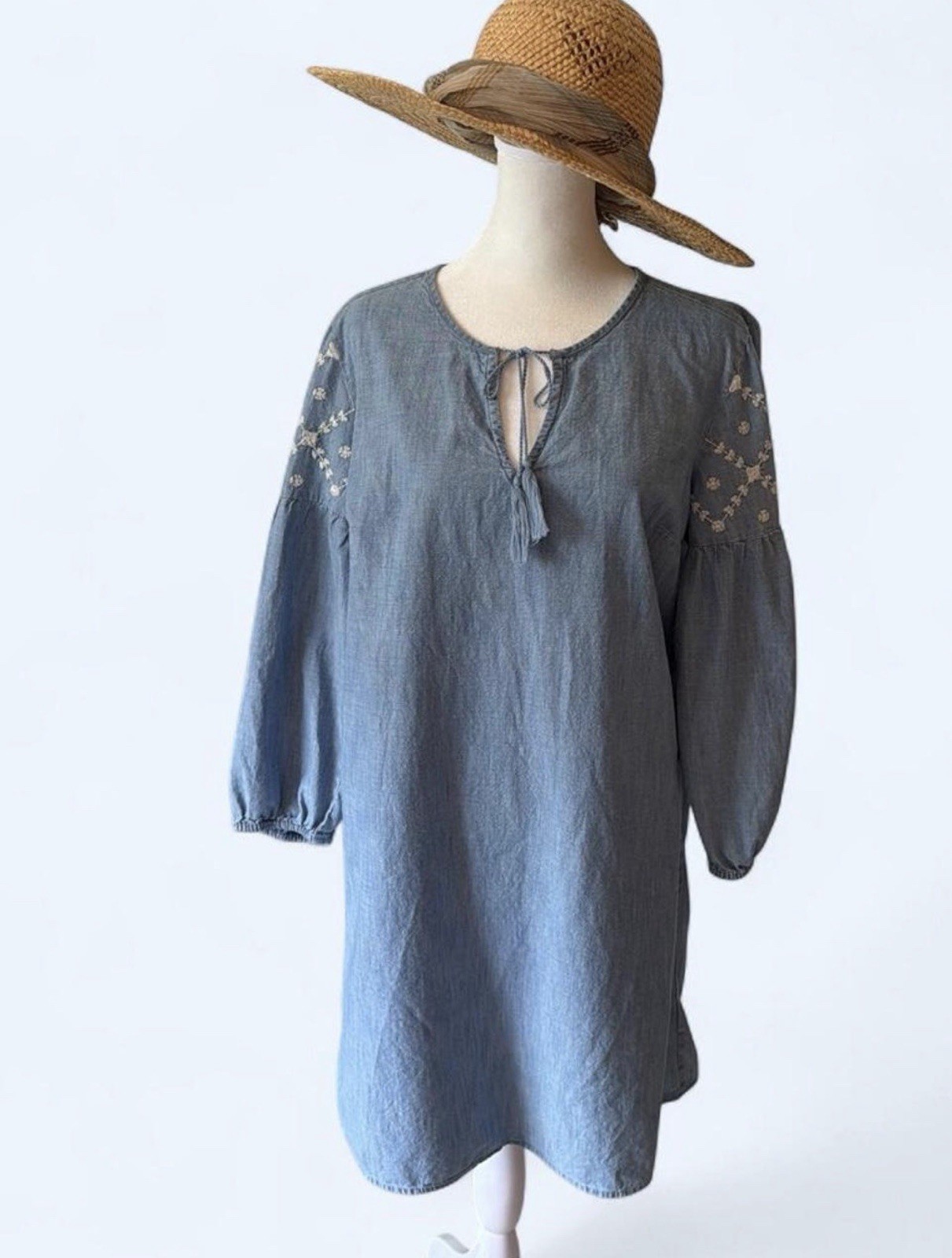 Women’s Blue Chambray Peasant Cotton Tunic Knee Length Dress . Size Medium.