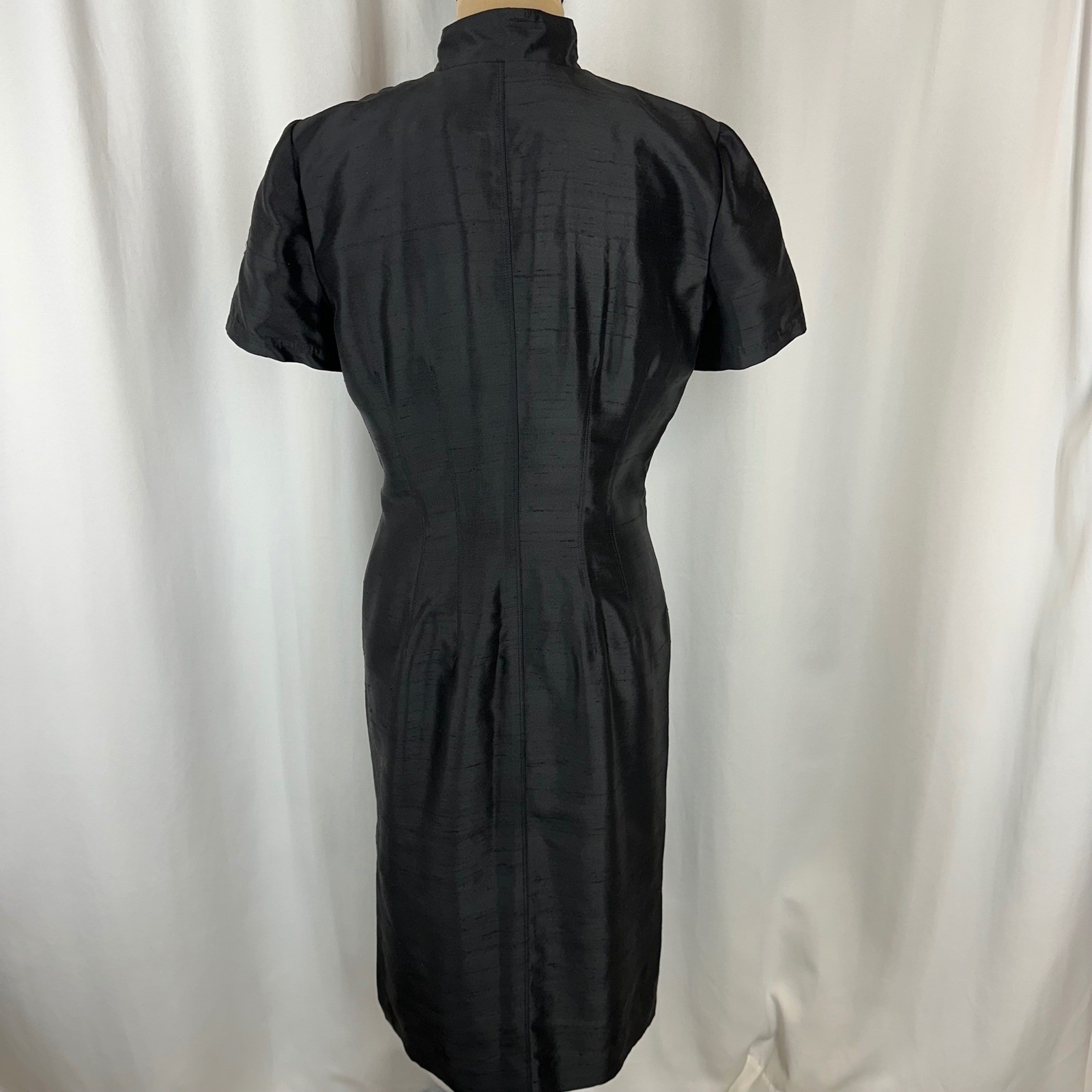Dana Buchman Size 8 Black Silk Mandarin Collar Zip Sheath Dress