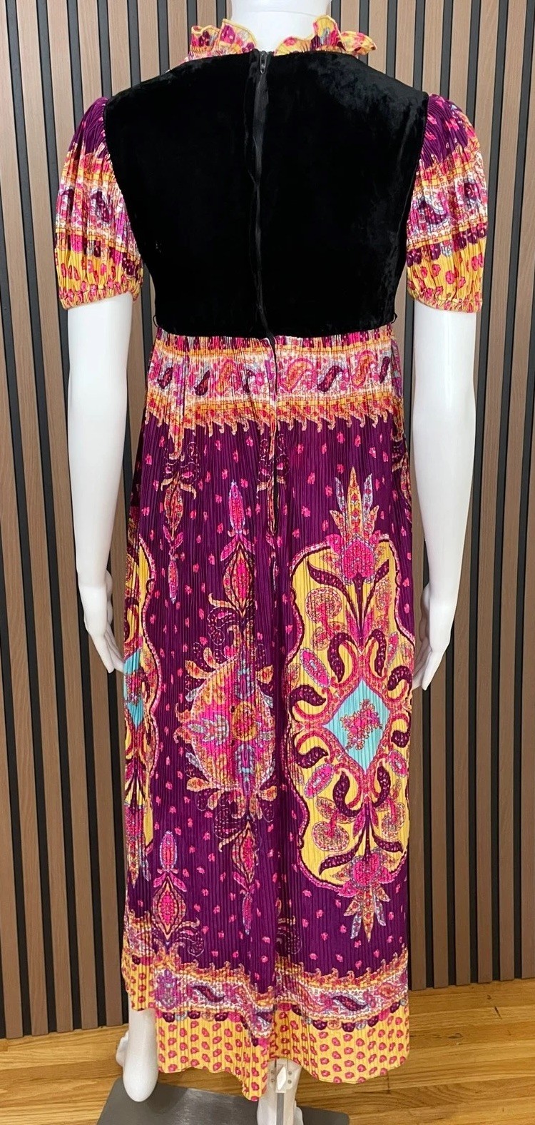 One Flight Up By Rae Hepburn Hippie Women’s 70s S Gypsy Purple Renaissance