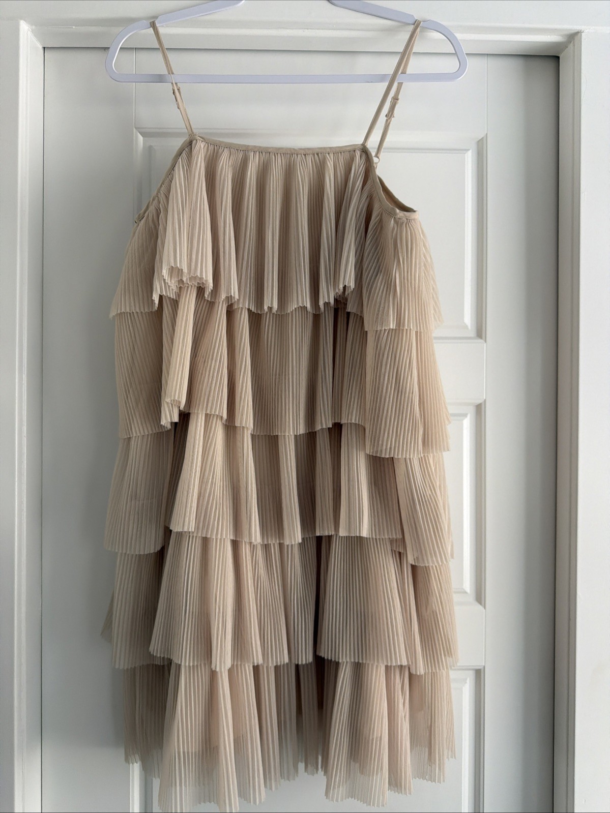 Listicle Tiered Dress fully lined strappy, Cream Tan size Medium, NWT