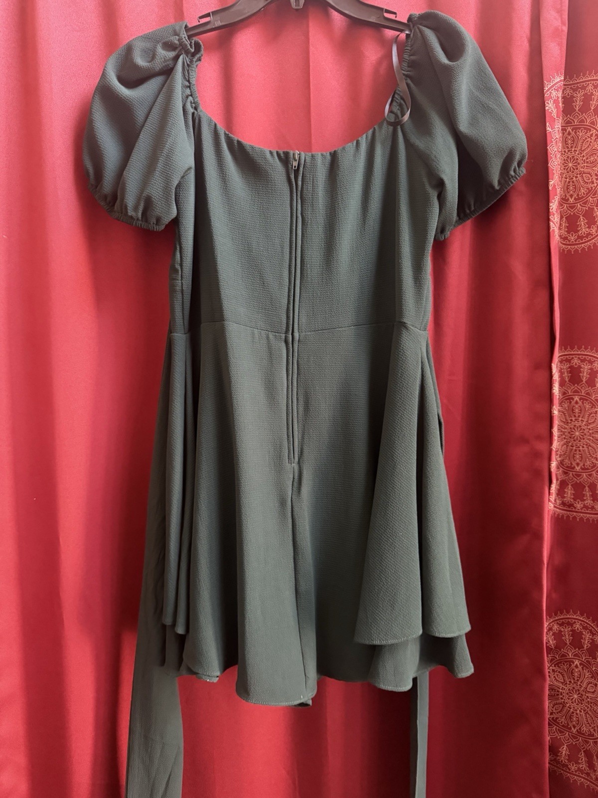 B Darlin Juniors’ mini Dress tie at waist bow Puff-Sleeve square neck New 7/8
