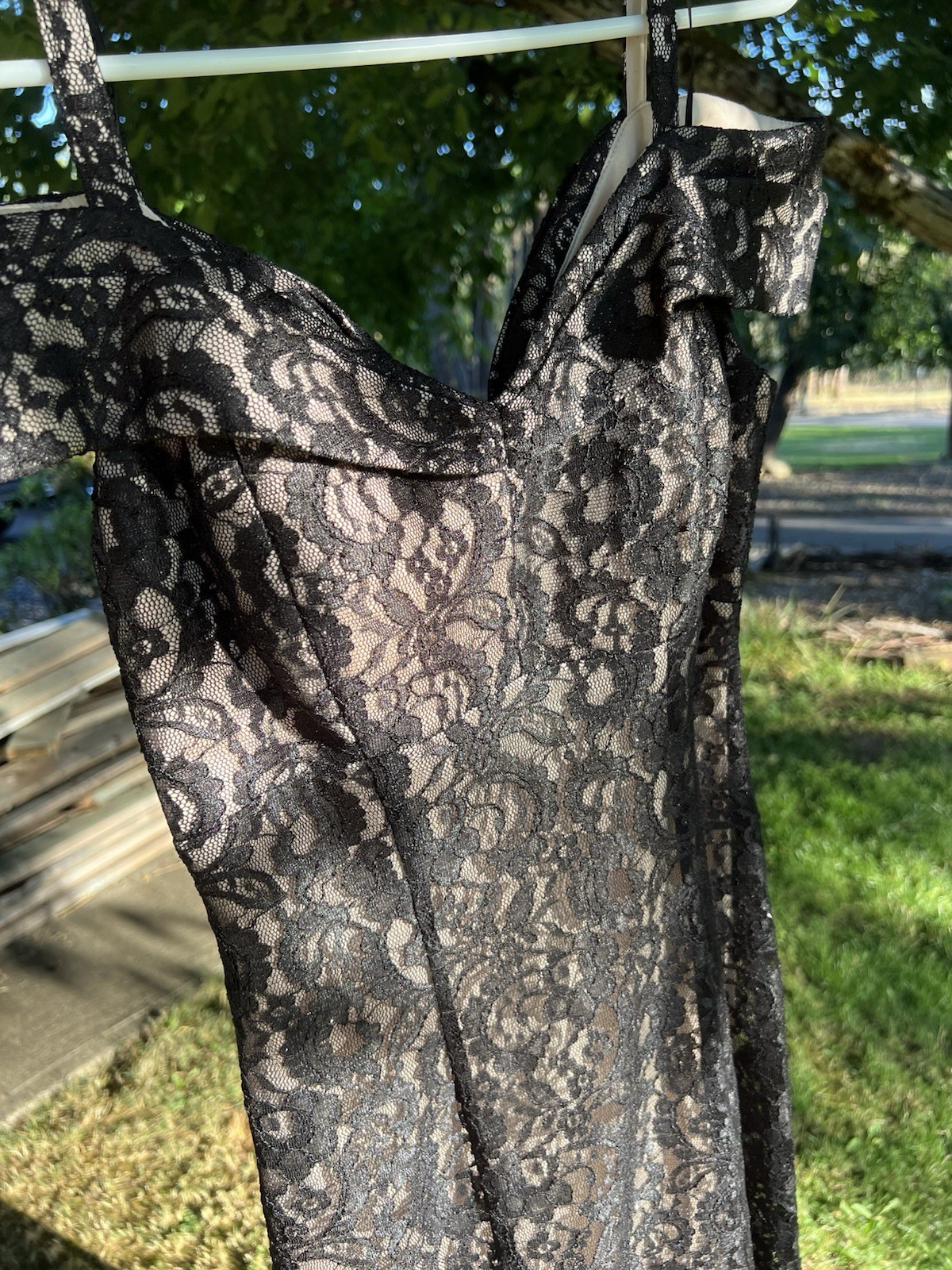 R&M Richards Black Lace Formal Gown Size 6 Off Shoulder Mermaid Evening Dress
