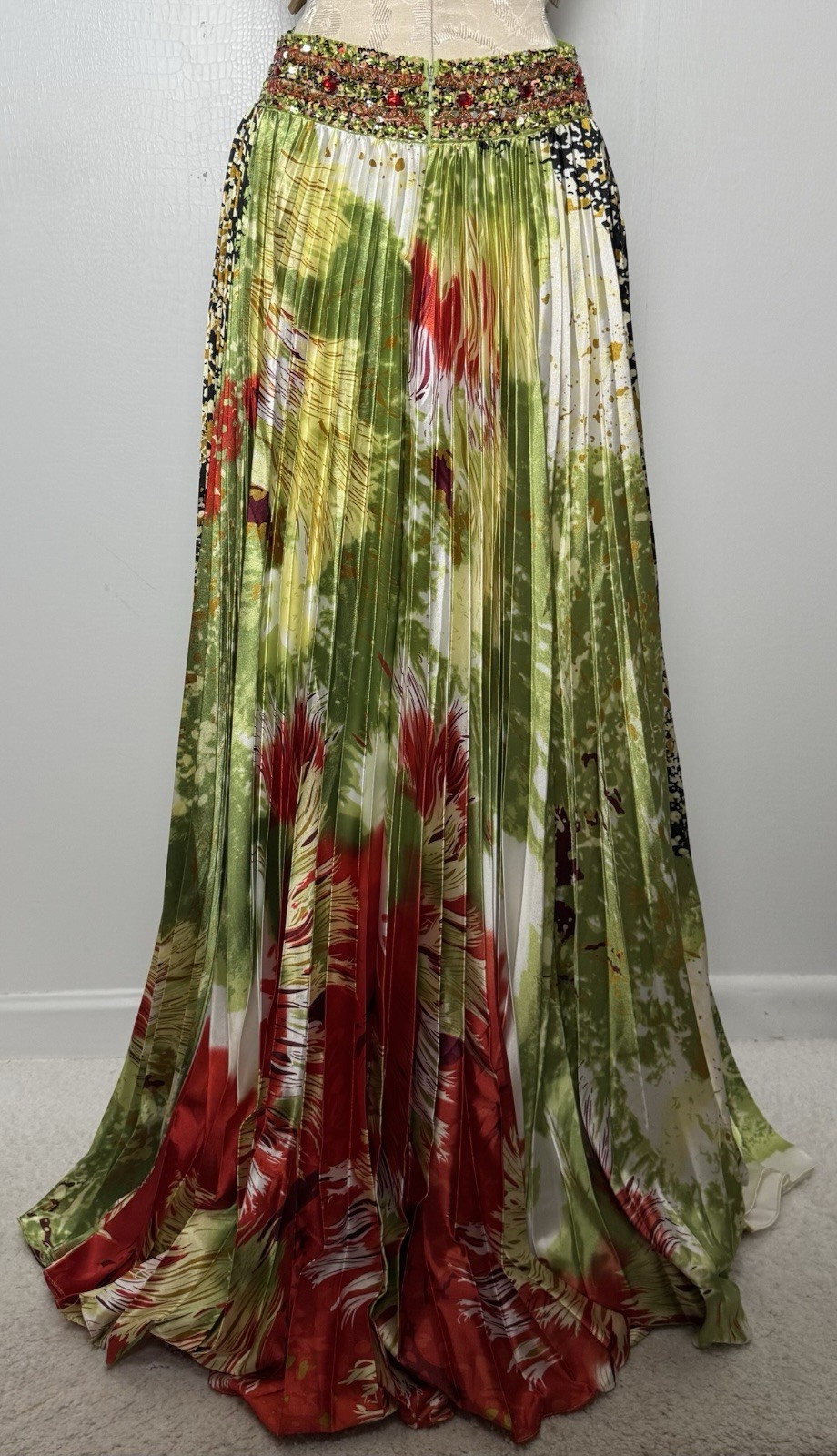 NWT Beaded Halter Open Back Pleated Tropical Print Formal Evening Gown S/M