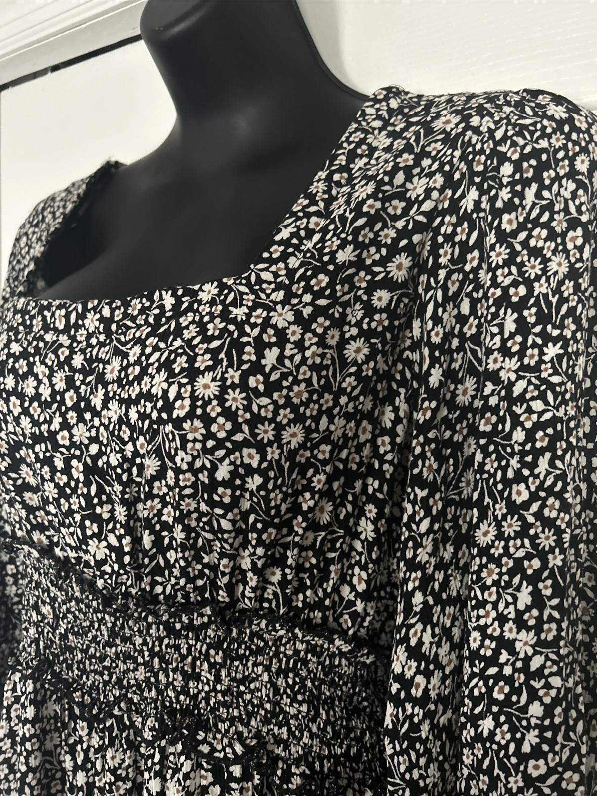 Angie Womens Boho Dress Size L, Black With Little Daisies, Tie On The Back