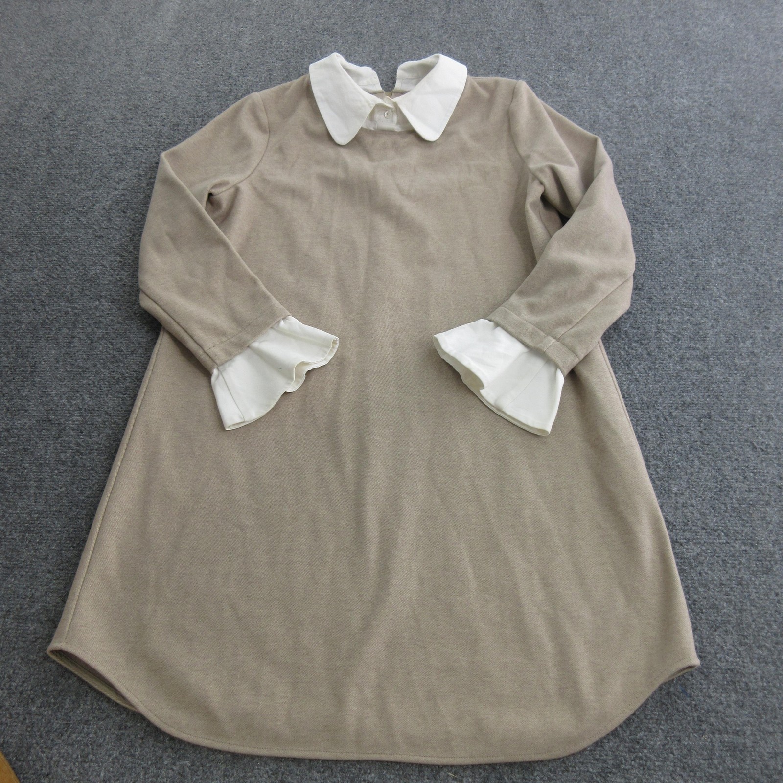 Tuckernuck Dress Womens M Beige Knit Shift White Collar Ruffle Cuff Long Sleeve